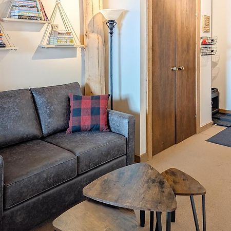 Moguls 813 Hotell Big White Eksteriør bilde