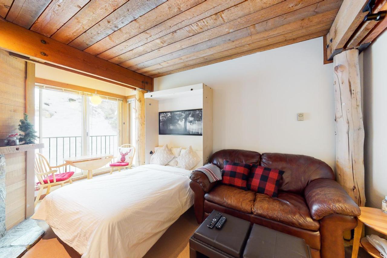 Moguls 813 Hotell Big White Eksteriør bilde